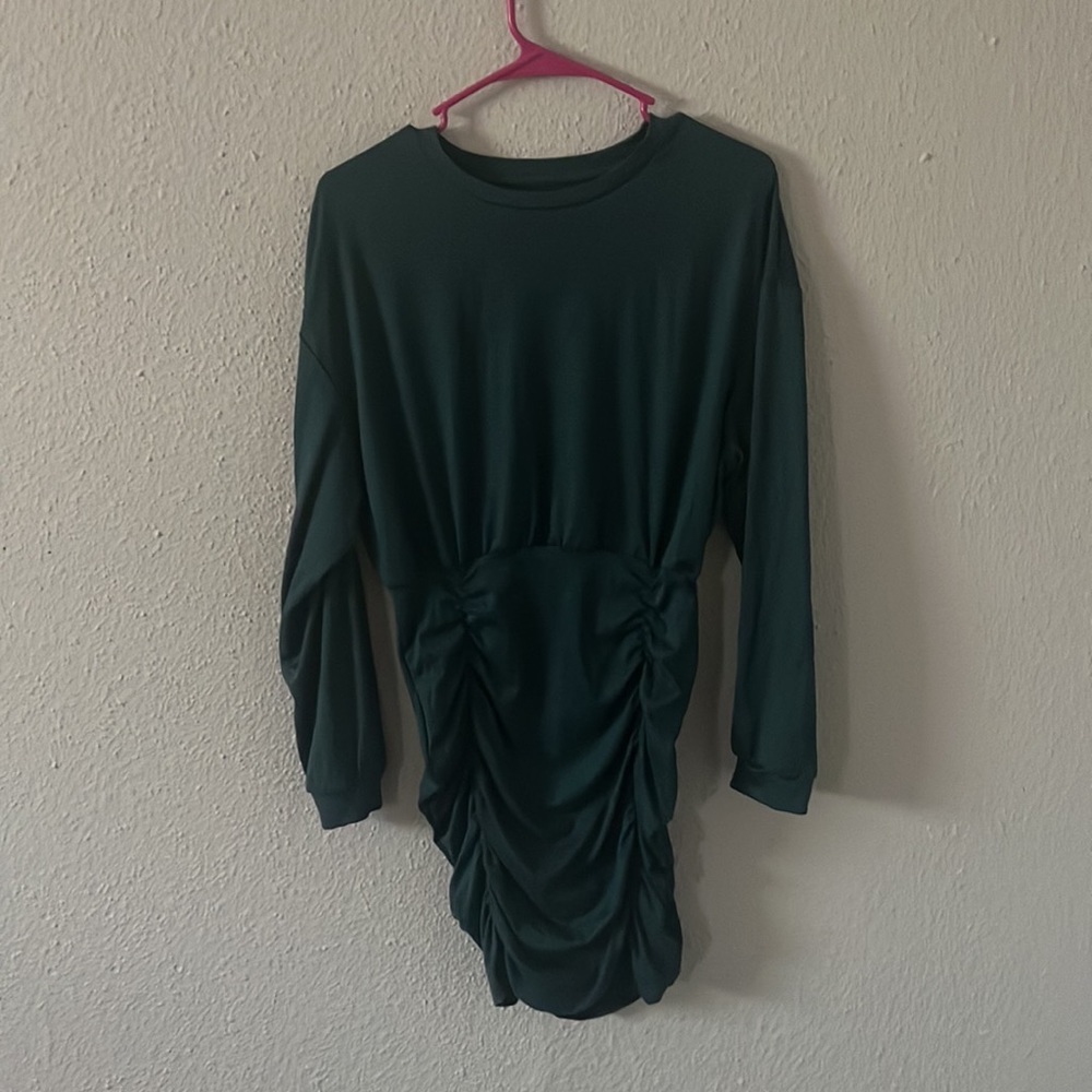 SHEIN 
Solid Ruched Drop Shoulder Bodycon Dress